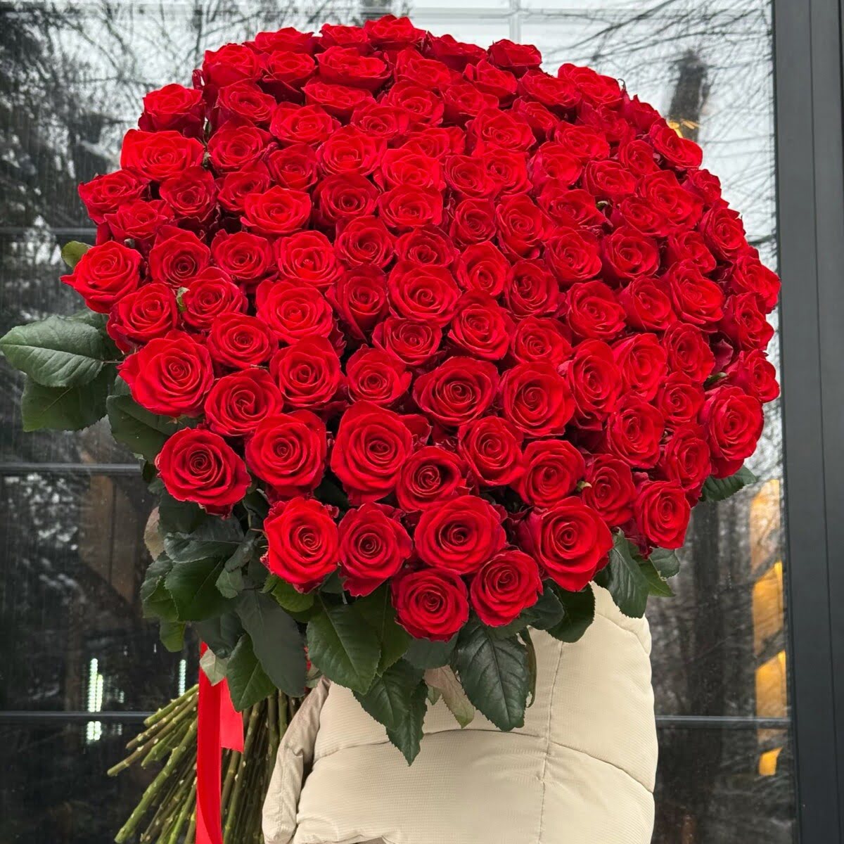 101 красная роза 90см