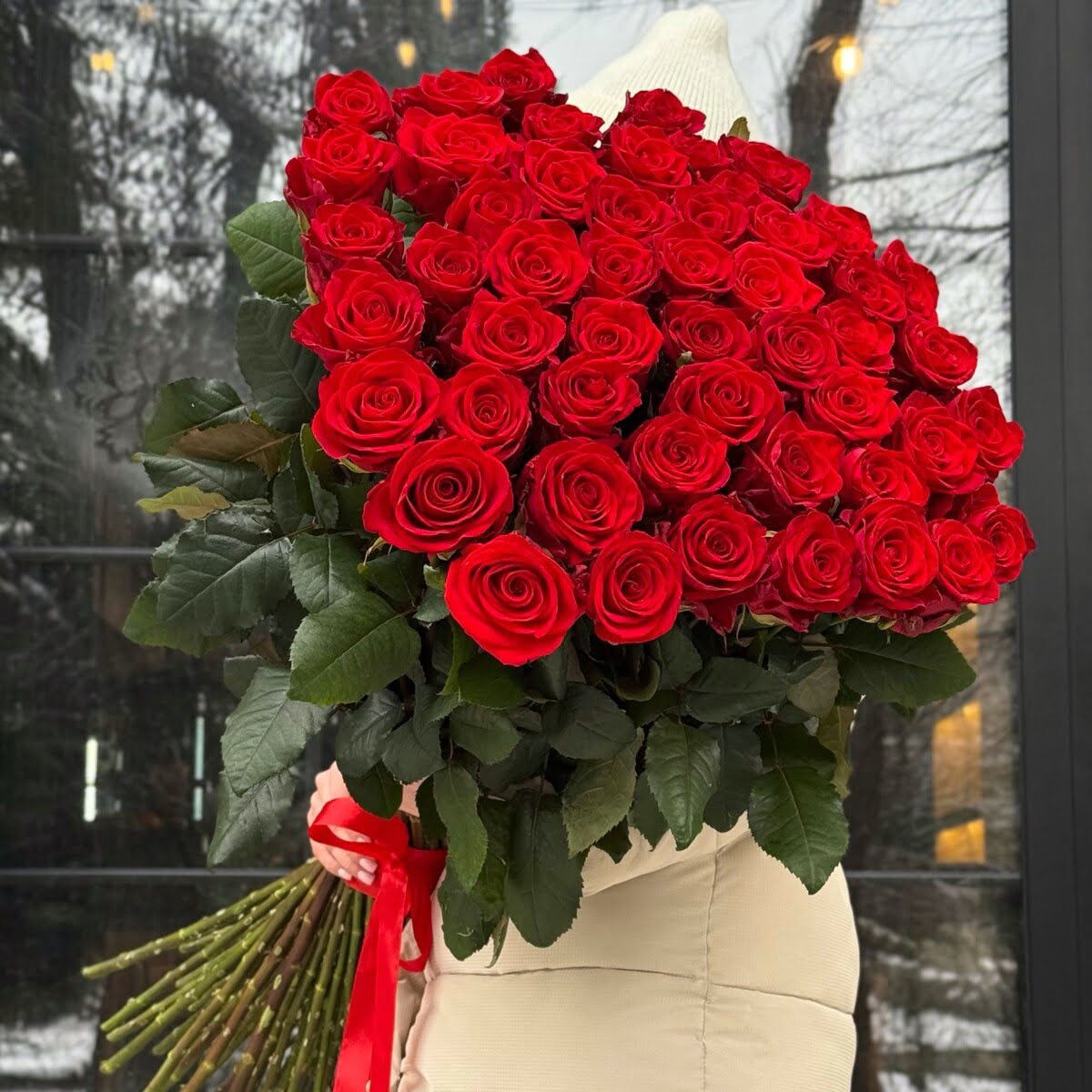 51 красная роза 90см.