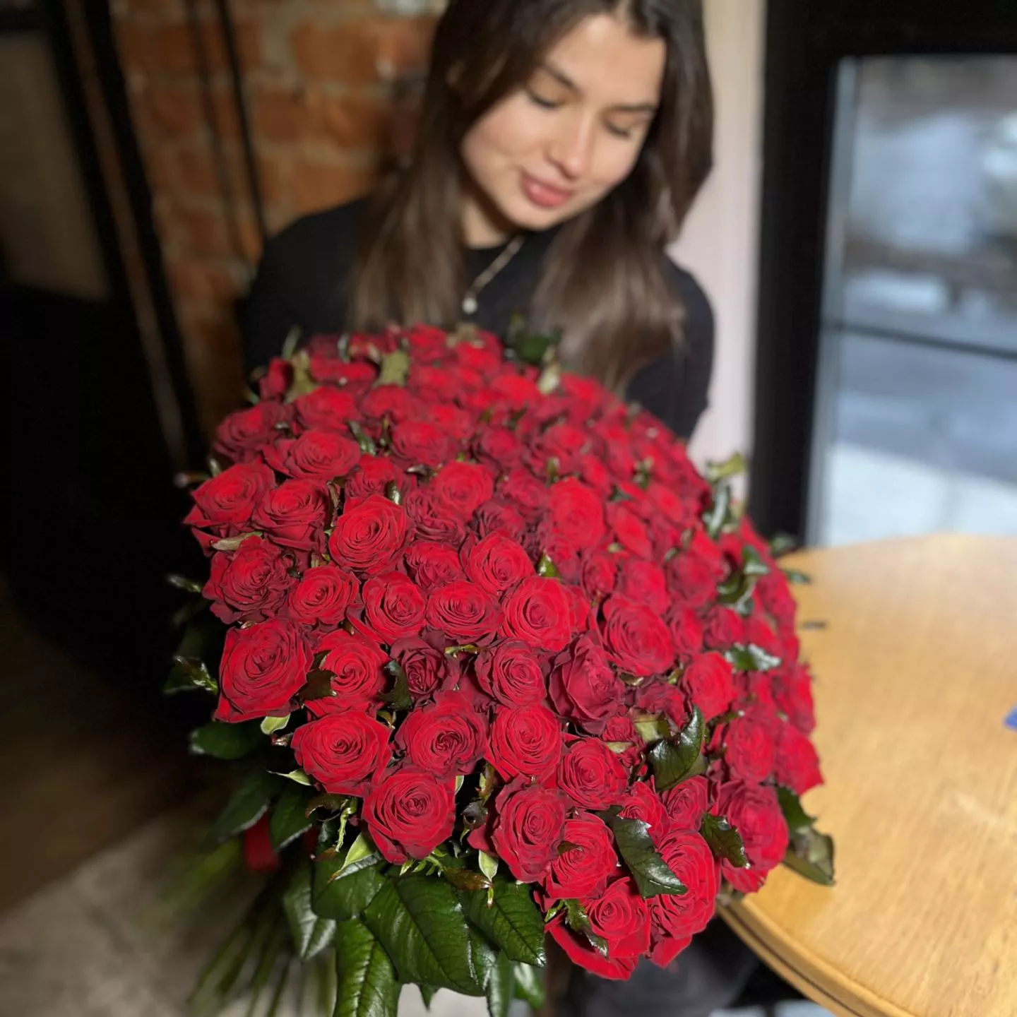 101 Красная роза 60см под ленту.